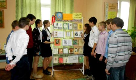 Ізюмські школярі слухали вірші Лесі Українки