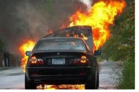 В Ізюмі з невідомих причин загорівся автомобіль
