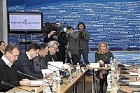 Роздержавлення комунальних ЗМІ обговорили журналісти на засіданні із циклу "Відкрита розмова