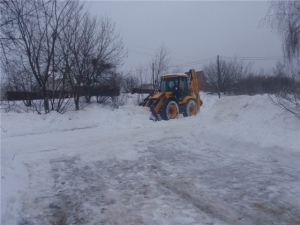 Коммунальные службы Изюма вышли на уборку снега