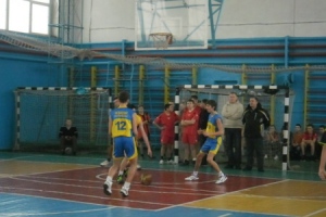 В Ізюмі пройшов баскетбольний турнір серед школярів