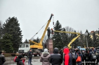 На Дніпропетровщині у Жовтих Водах демонтували пам’ятник Леніну