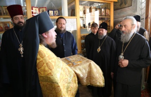 Митрополит Киевский и всея Украины Онуфрий посетил Свято-Преображенский храм города Изюма