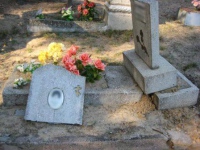 На Зміївщині чоловік розбив на кладовищі чотири пам'ятники