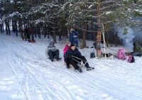 Ізюмчани провели вихідні на ковзанах, лижах та санчатах
