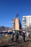 В Первомайском с крыши многоэтажки  сняли Ленина     