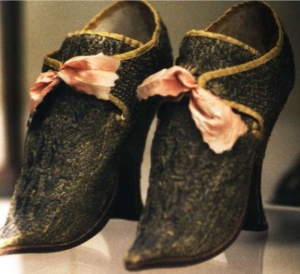 Історія взуття